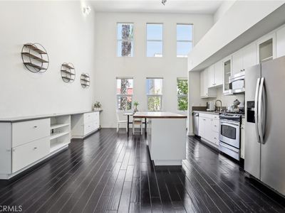 721 N Poinsettia St, Santa Ana, CA, 92701