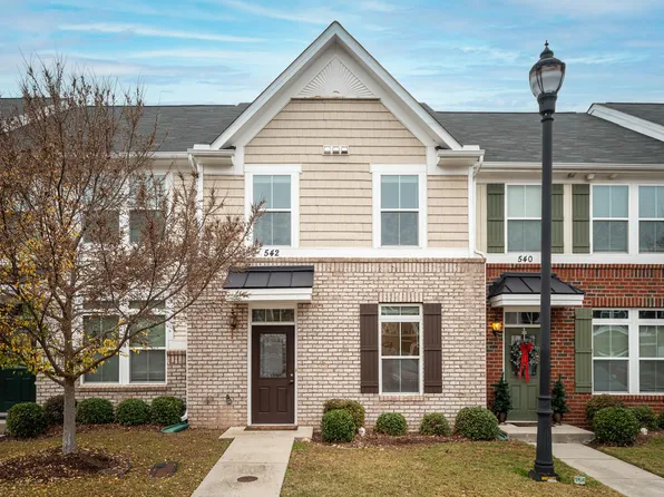 542 Berry Chase Way, Cary, NC 27519