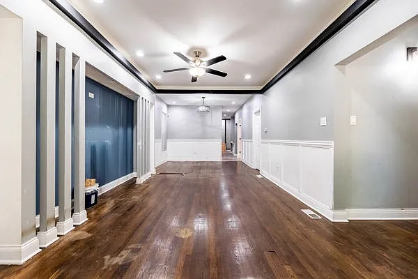 6 bed, 1950 sqft, $2,850 — Photo 2