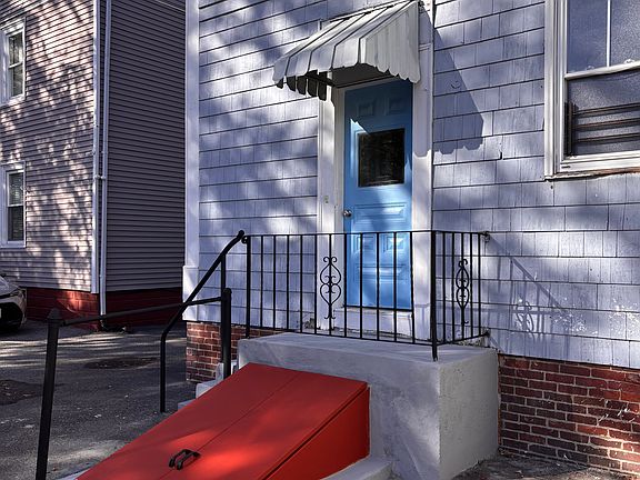 2nd image of 138 Jewett St Floor 3