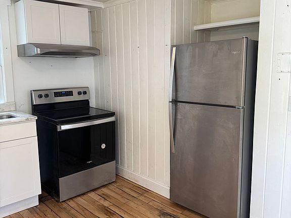 5th image of 10-12 Lincoln St #10A