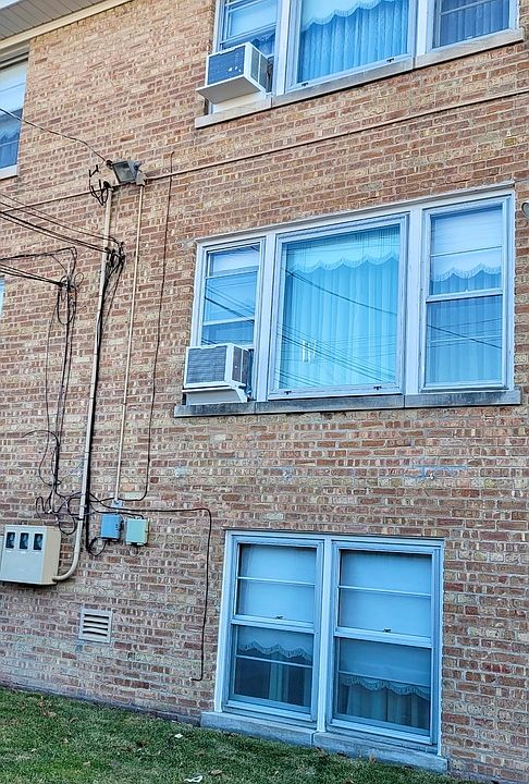 2nd image of 6226 W Irving Park Rd