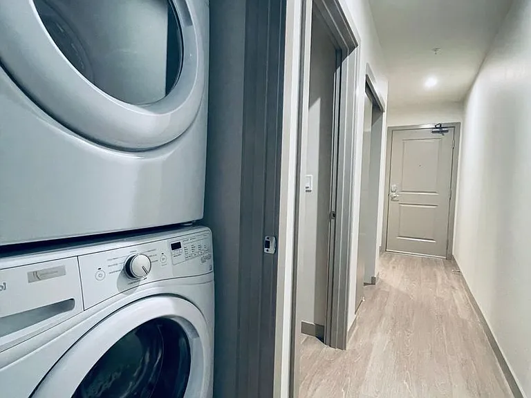 Lexington Apartments — Photo 15