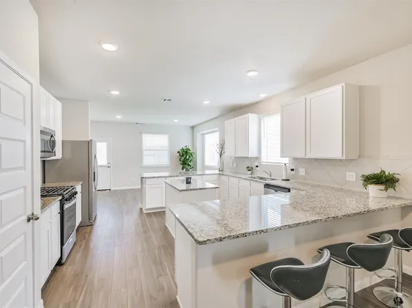 2424 Shellcracker Dr, Conroe, TX 77384