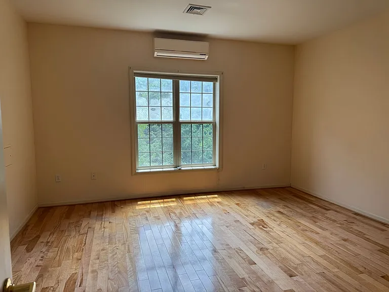 85 S Main St #11 — Photo 6
