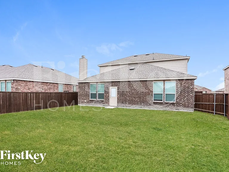 2042 Avondown Rd — Photo 15