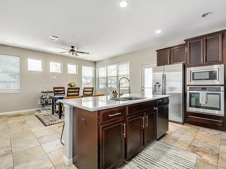 1332 Central Park Ct — Photo 10