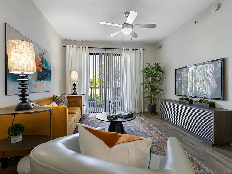Bella Vista Apartments — Photo 6