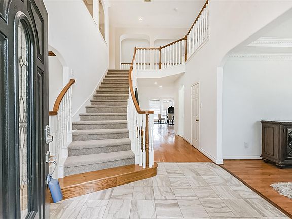 3rd image of 14418 Gadshill Cir