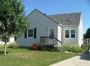 3006 N Presentation Ct, Sioux Falls, SD 57104