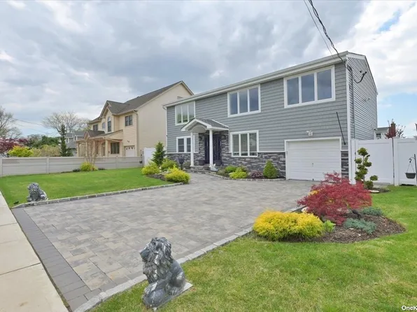 2366 Lancaster St, East Meadow, NY 11554