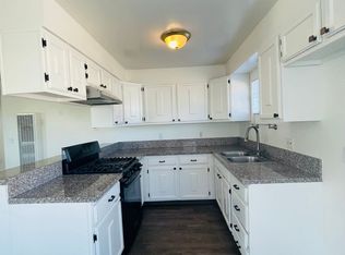 129 E Santa Anna St #B, Santa Paula, CA 93060