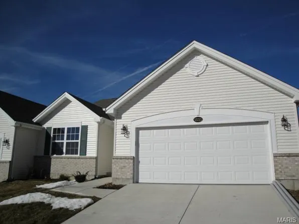 12221 McKelvey Pl, Bridgeton, MO 63044
