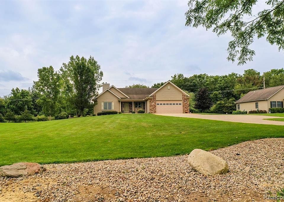 8924-mcgregor-rd-pinckney-mi-48169-mls-20230077943-zillow