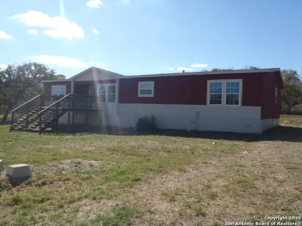 2189 Hickory Forrest Dr, Seguin, TX 78155