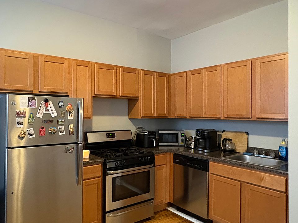 1st image of 917 W Waveland Ave APT 3C