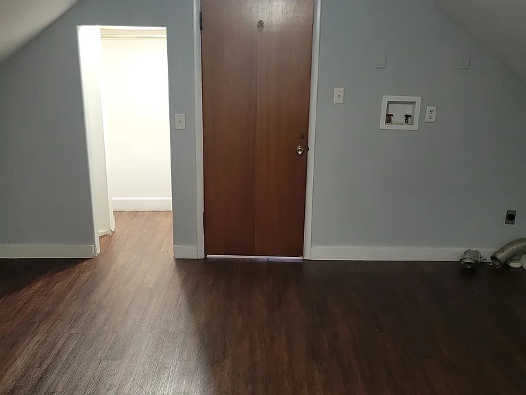 Closet and Washer/ Dryer Hookup