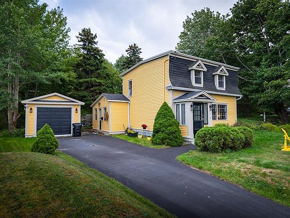 2nd image of 184 Forest Road