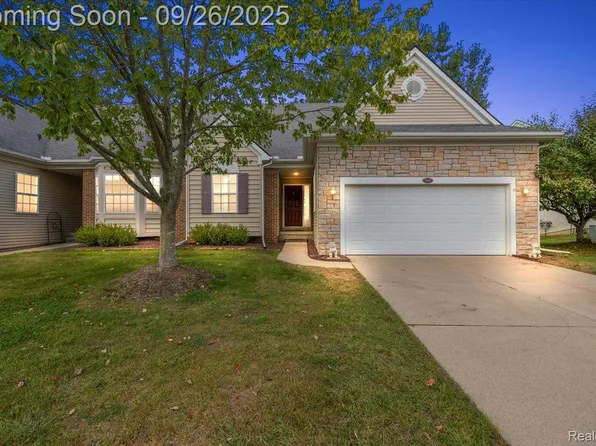 3420 Grove Ln E, Auburn Hills, MI 48326