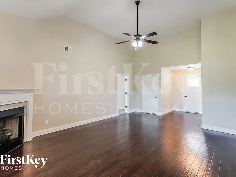 309 Liberty Bell Ln — Photo 2