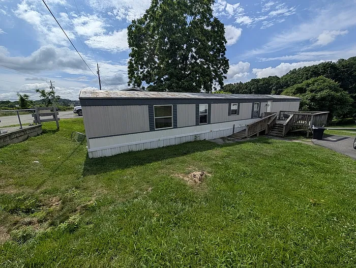 101 Felix Dr — Photo 1