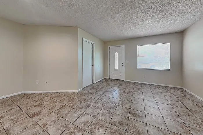 39643 Meadowood Loop — Photo 3