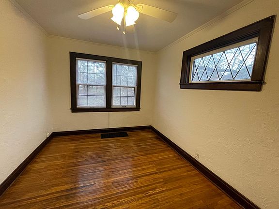3rd image of 3076 Neil Ave #3076