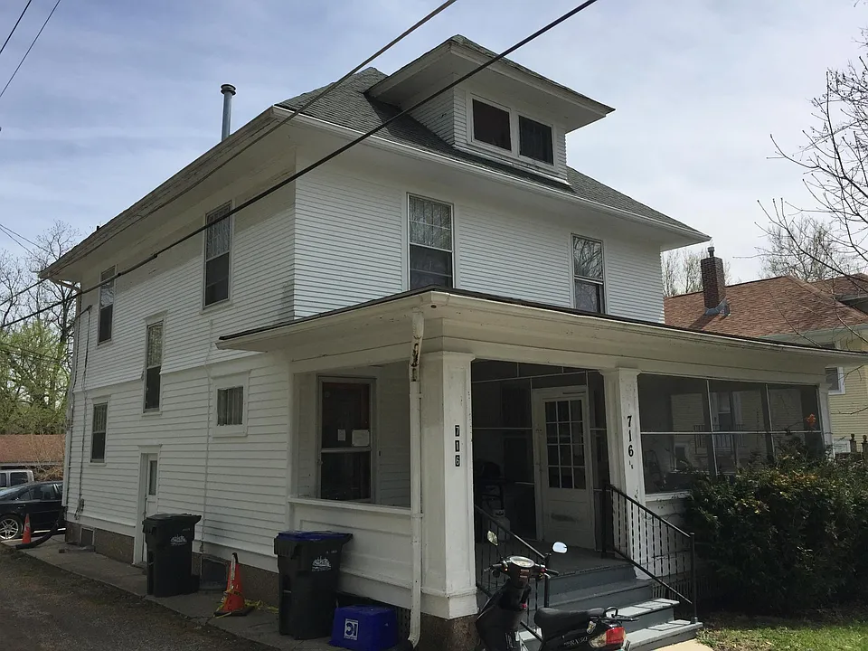 716 N Van Buren St