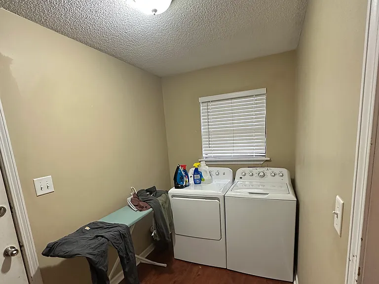 518 Matthew St — Photo 8