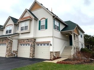 380 Bay Tree Cir, Vernon Hills, IL 60061
