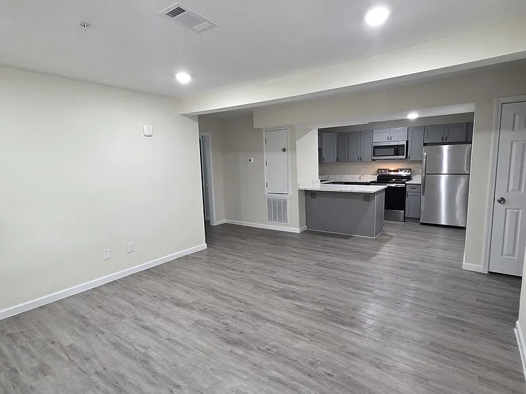 355 N 18th St #2201-1 — Photo 1