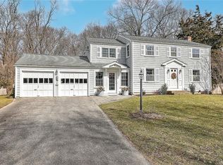 7 Lafayette Rd, Barrington, RI 02806