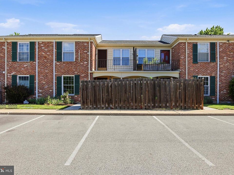 1st image of 122 Bancroft Rd #1C