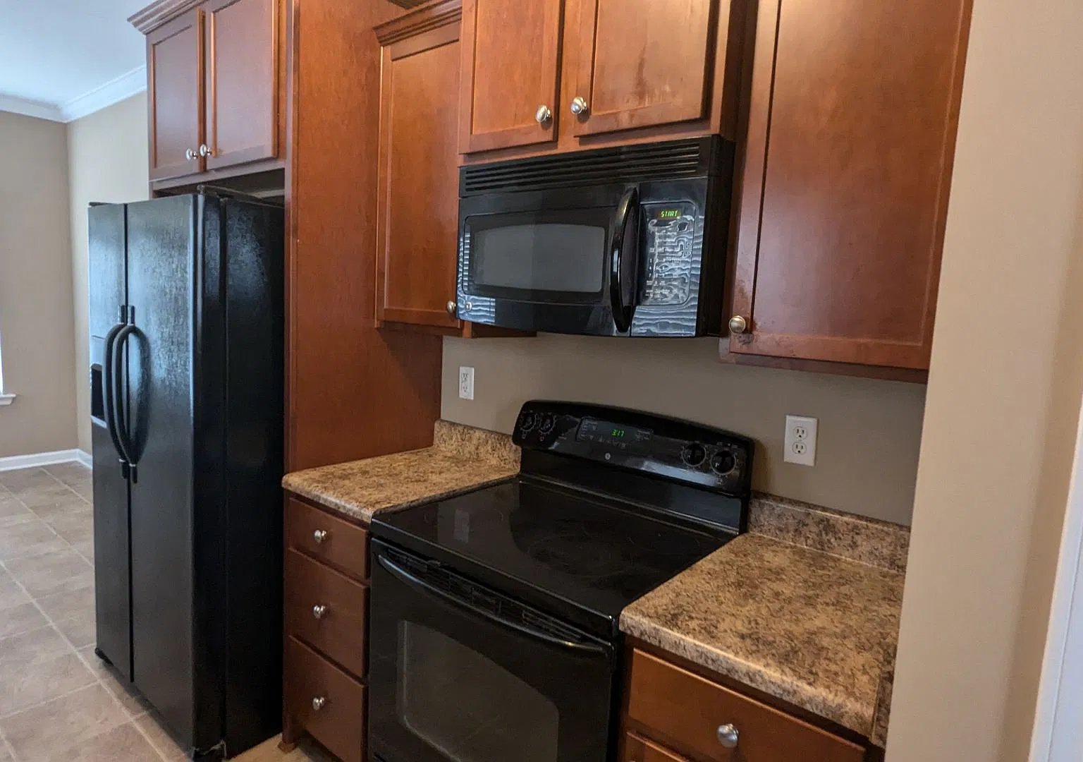 3Br/2BA with Garage, Hard Floors Throughout — Photo 2