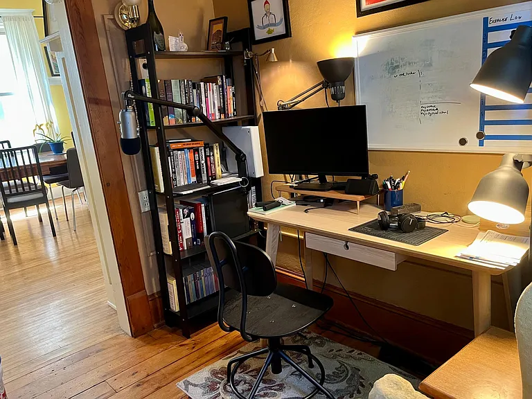 Office 2 (could be used as 3rd small bedroom or dining nook)