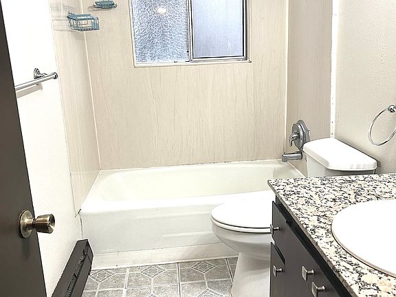 4th image of 239 Williams Ave N #1