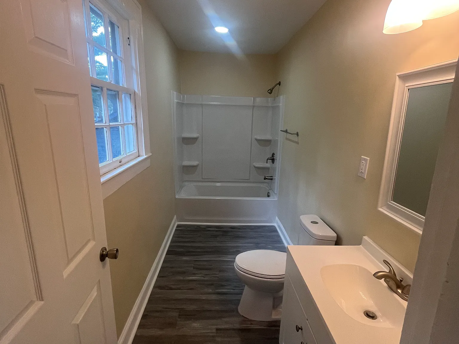 5 bed, 2800 sqft, $2,450 — Photo 3