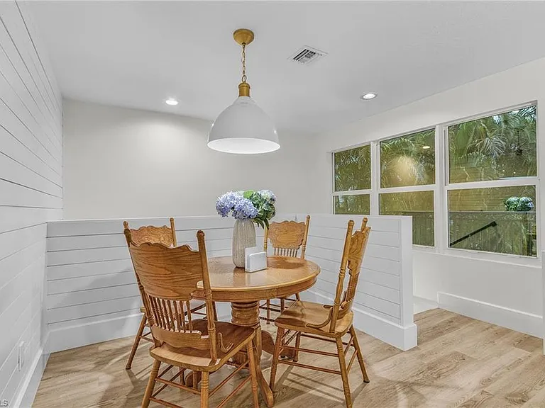6155 Standing Oaks Ln — Photo 12