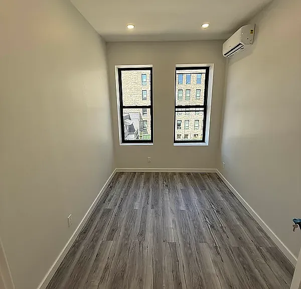 409 Grand Ave #3R — Photo 1