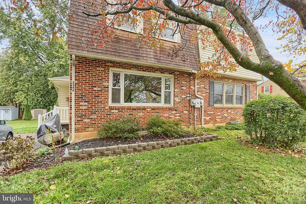 2346 Valley Rd photo 1