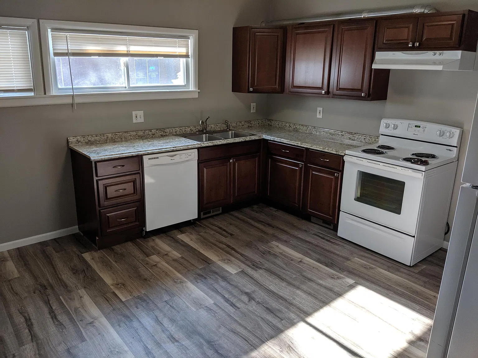 5 bed, $3,000 — Photo 3