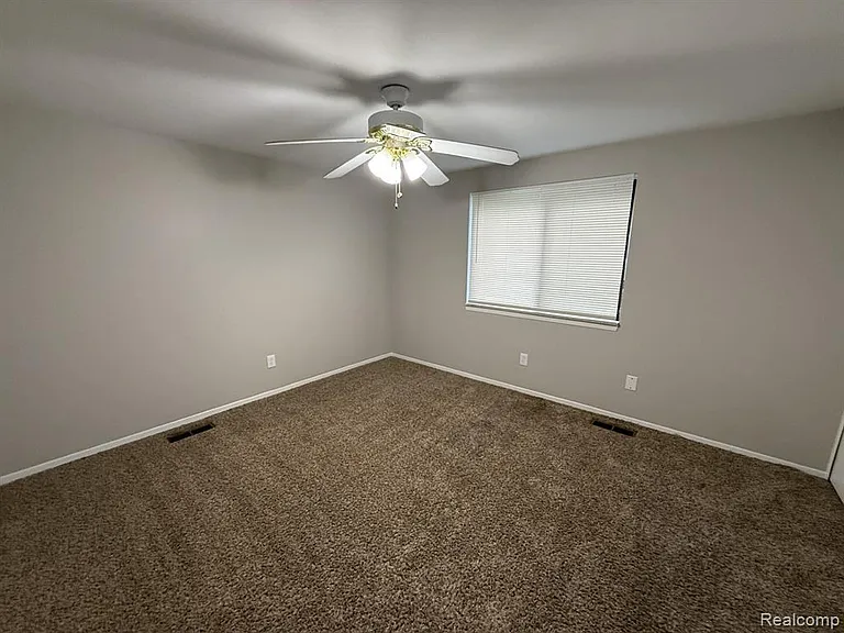 27153 Farmbrook Villa Dr — Photo 8
