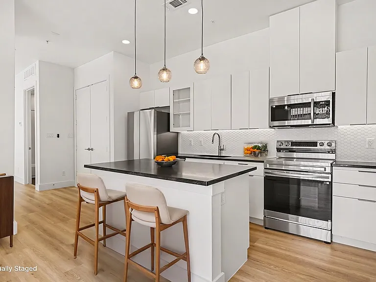 2217 N Fitzhugh Ave #206 — Photo 1