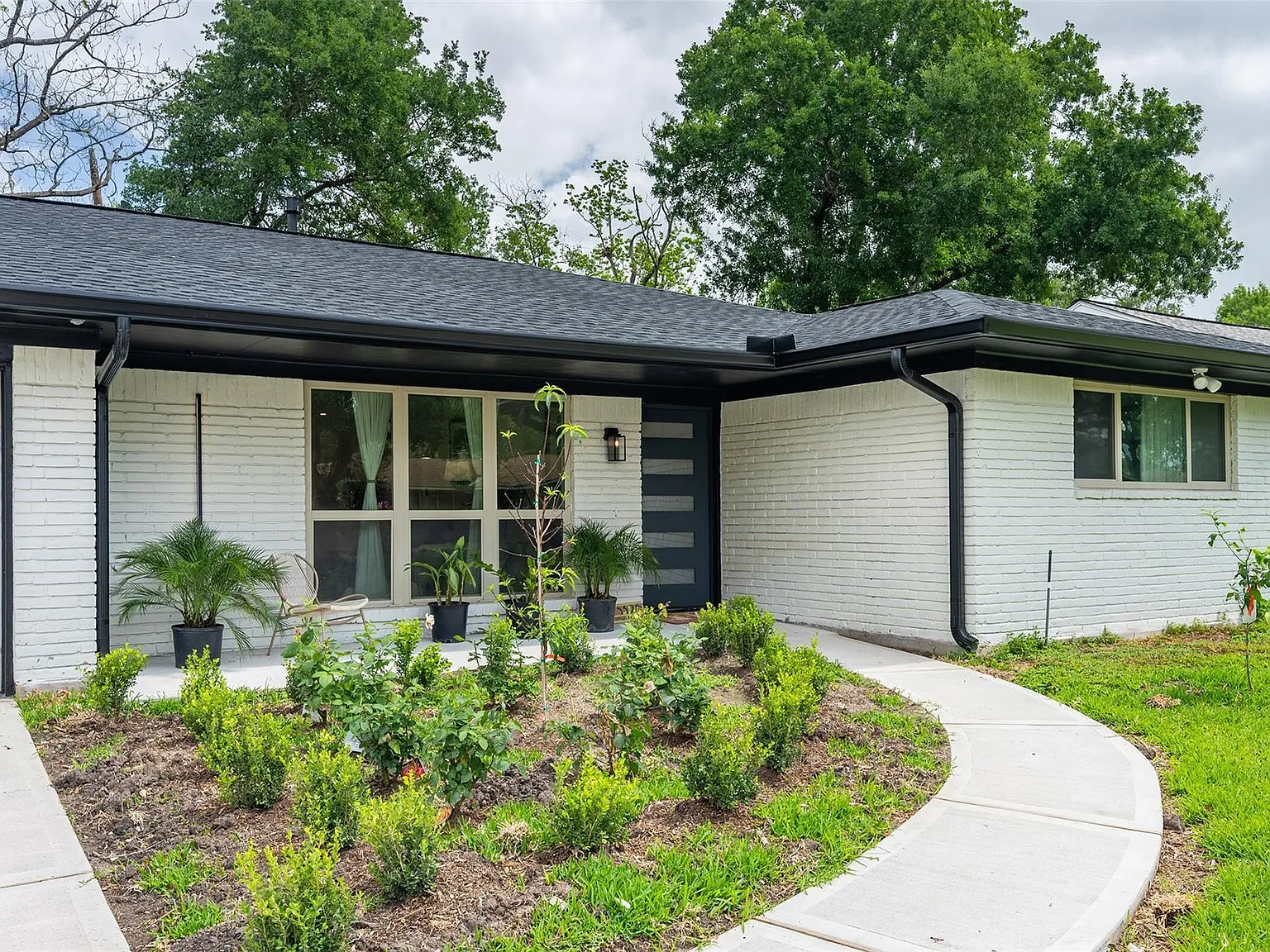 3 bed, 2.5 bath, 1788 sqft, $3,200 — Photo 3