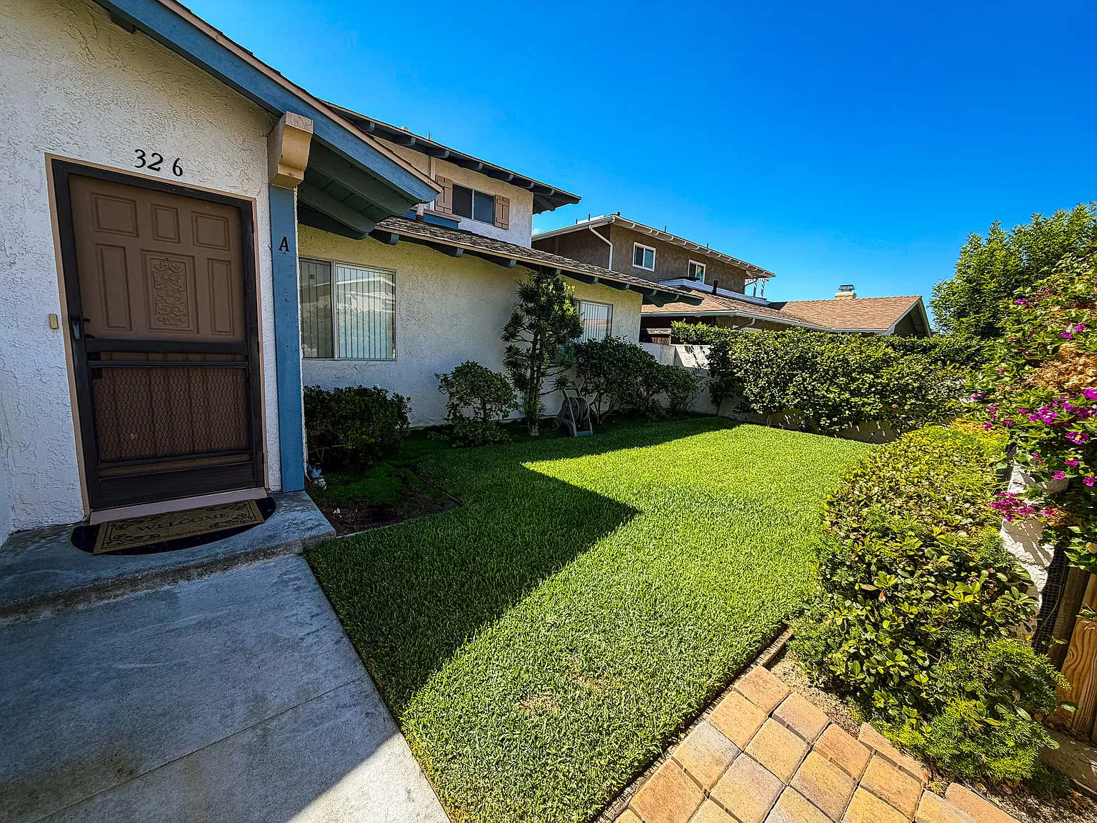 3 bed, 1400 sqft, $3,500 — Photo 4