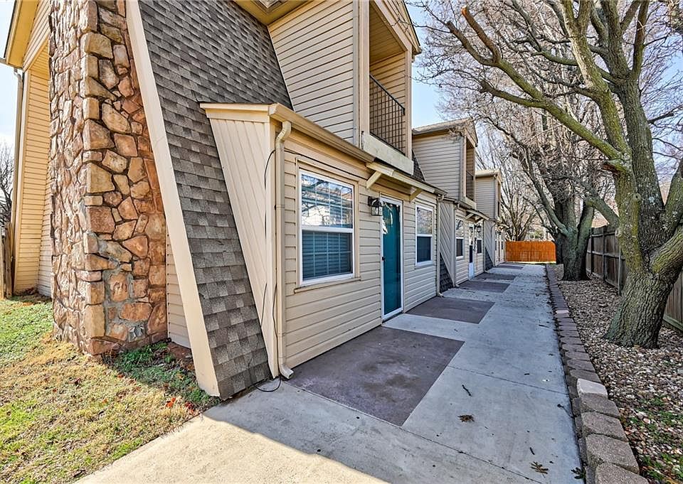 1st image of 308 Vicksburg Cir