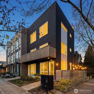 102 25th Avenue #A, Seattle, WA, 98122