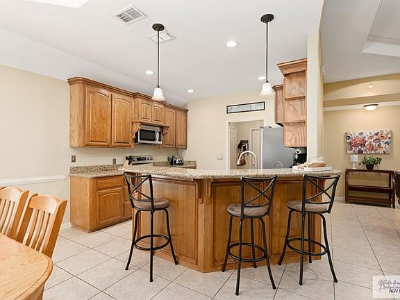 5th image of 1738 Christian Cir