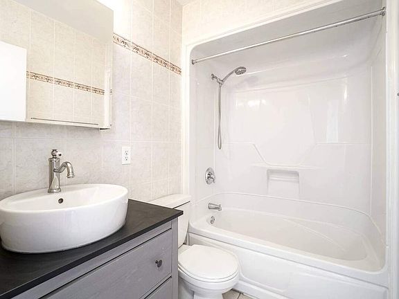 4th image of 3145 Queen Frederica Dr W #706