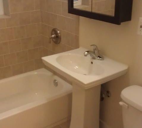 3rd image of 4843 N Wolcott Ave APT 2B